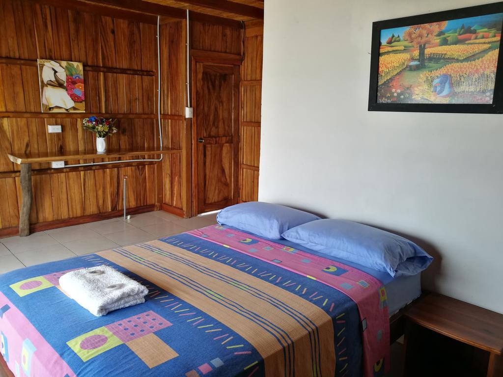Cocoa Inn Hostal Canoa Exterior photo